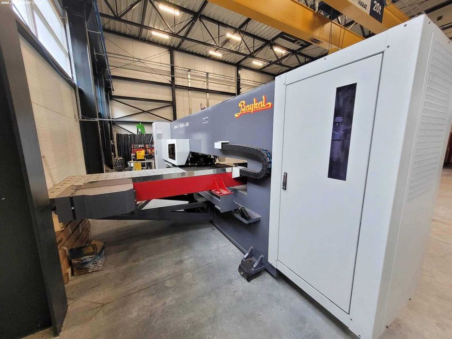 Wykrawarka do blachy BAYKAL BPM-T 1525x30