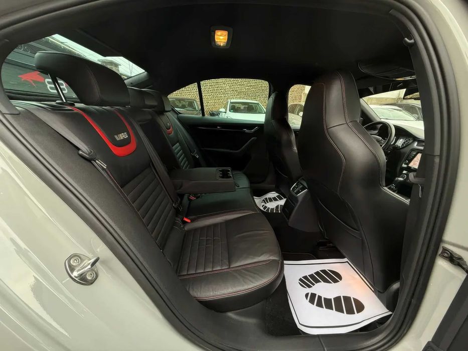 Skoda Octavia RS      2016