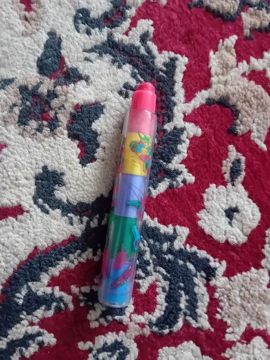 Kredka świecowa wielokolorowe z lat 90tych.