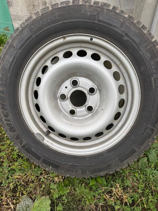 Koła z oponami Michelin Agilis Alpin R16