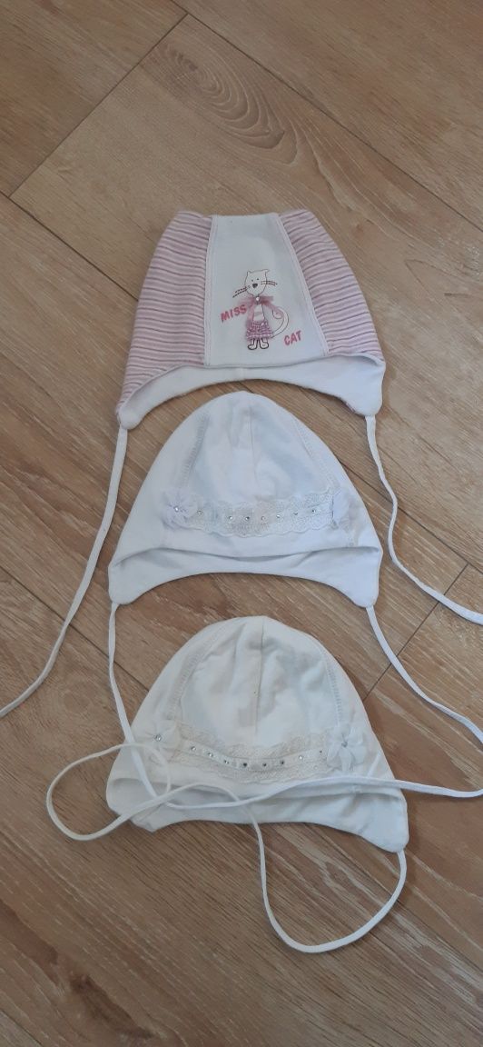3 szt czapeczki Marika 42