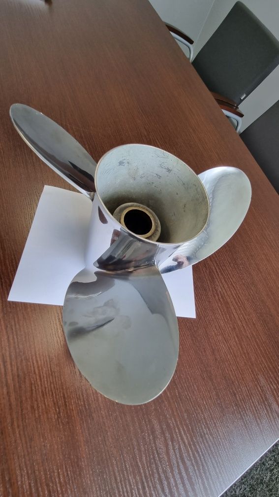 Śruba napędową do mercruiser Bravo 1 stal nierdzewna