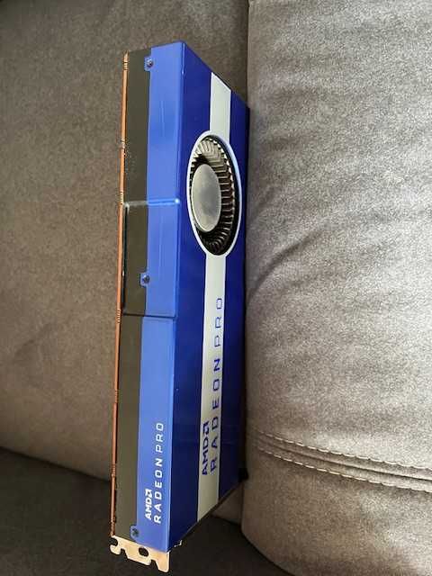 AMD Radeon PRO 5700 - 8GB. Turbina. Karta graficzna komputera PC.