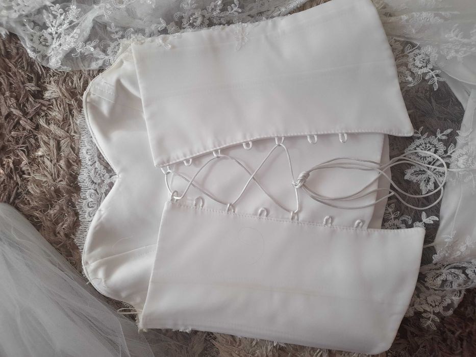 Suknia ślubna biała, bolerko, welon r.36