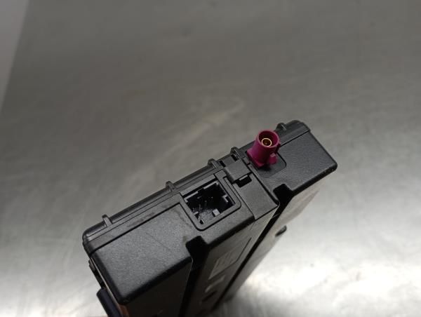 Amplificador de antena AUDI A3 Limousine (8VS, 8VM)