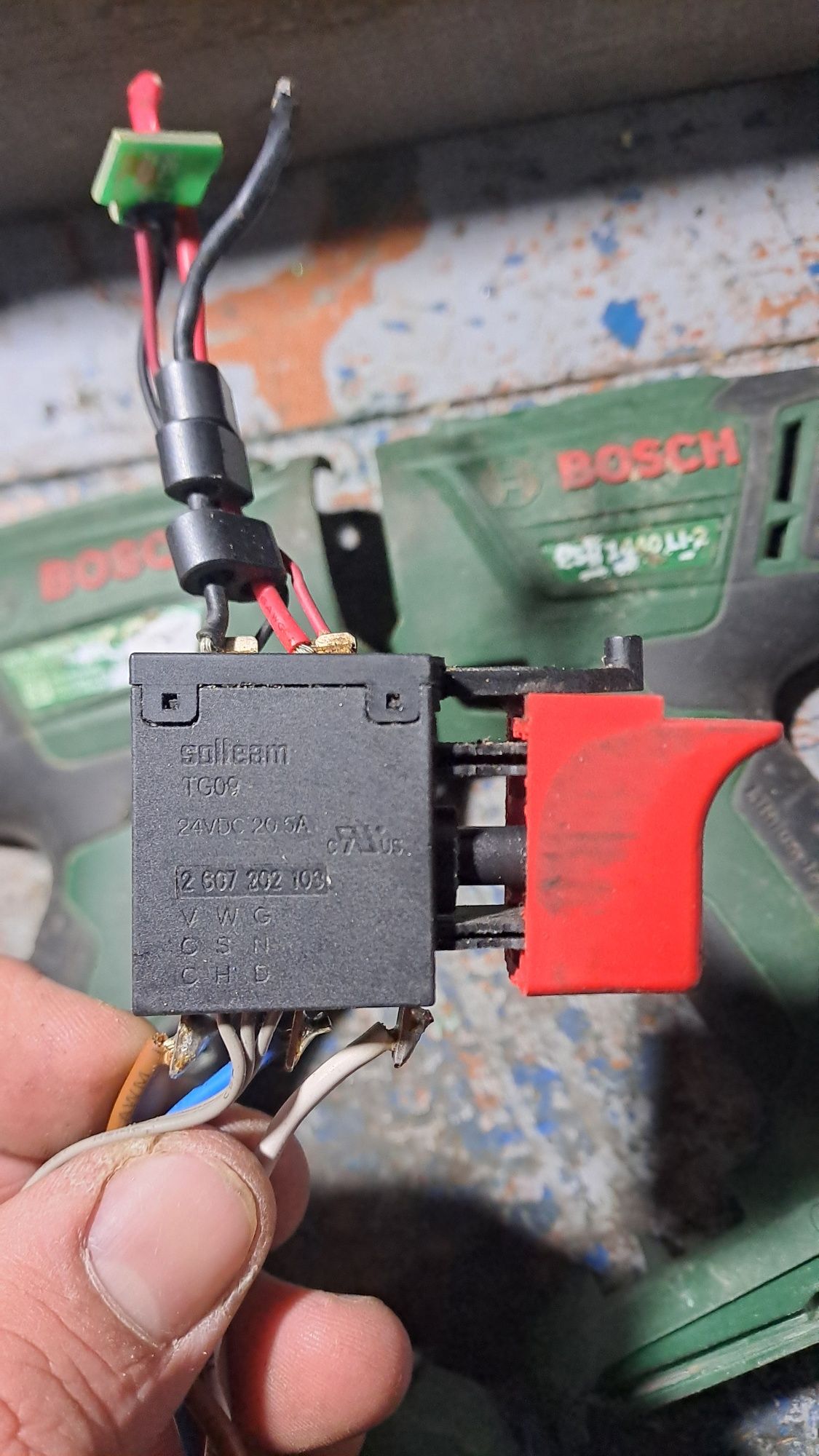 Шуруповерт Bosh psr бош 14.4v плата,кнопка,редуктор,моторчик,корпус