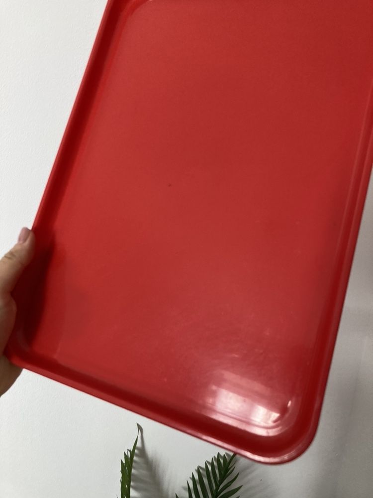 Plastikowa czerwona taca prl uzywana