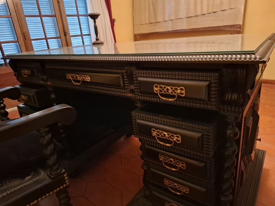 Mobília escritório  Torcidos e Tremidos