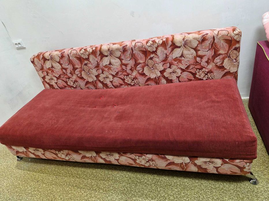 Диван розкладний,двоспальний