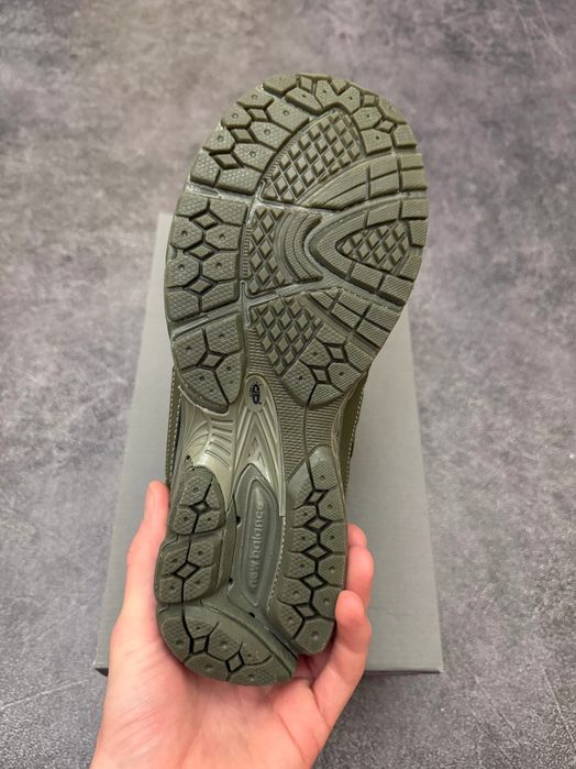 New Balance 1906r Black Cordura Olive