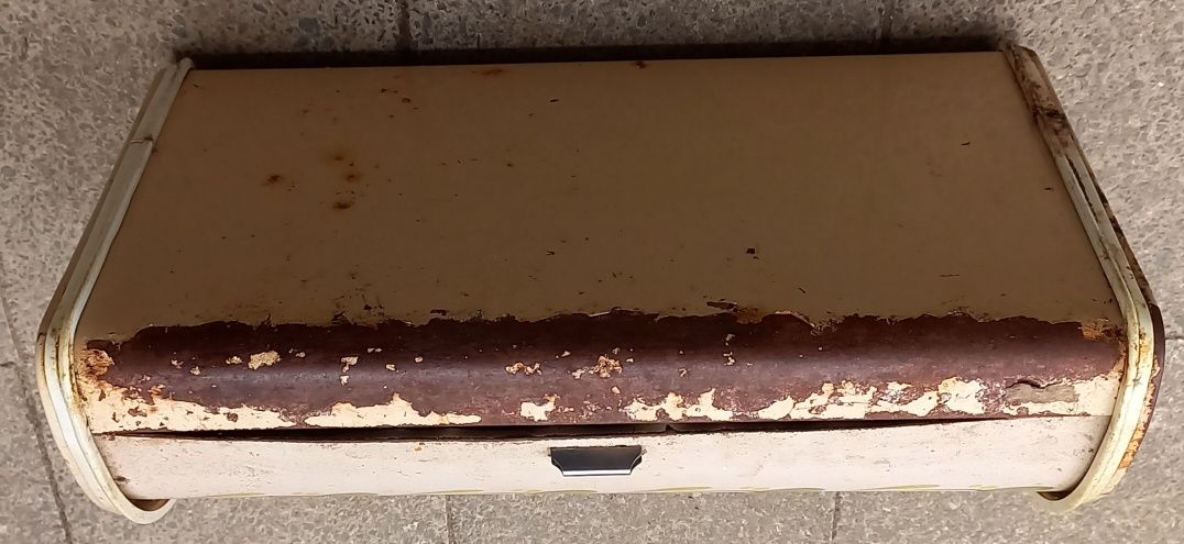 Caixa do pão para restaurar