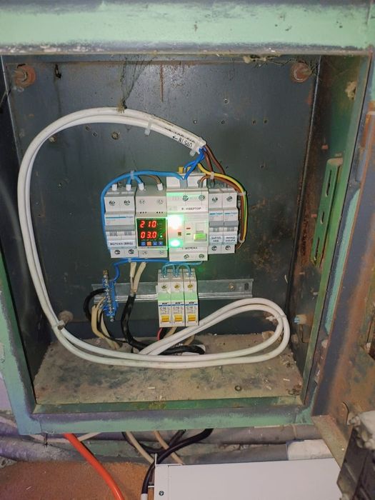 Продаж та встановлення інвертор Axioma, Deye, Must та інш