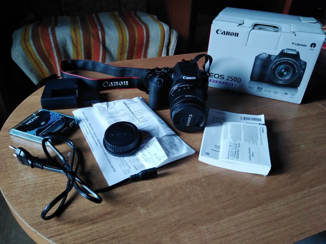 Canon EOS 250D + Dodatki Nowy sprzęt !