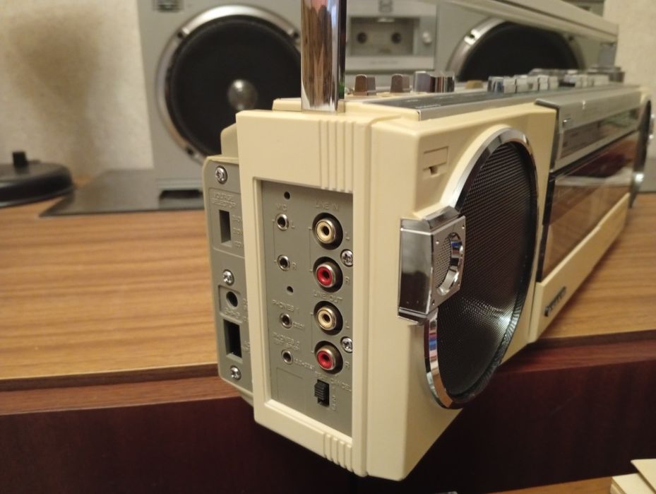 Магнитофон Sanyo M-W15k.