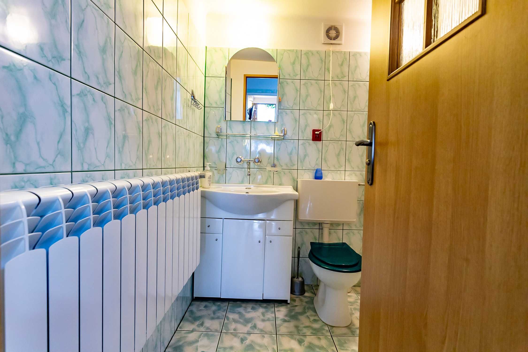 Pokoje i domek letniskowy z Widokiem na Jezioro Polańczyk