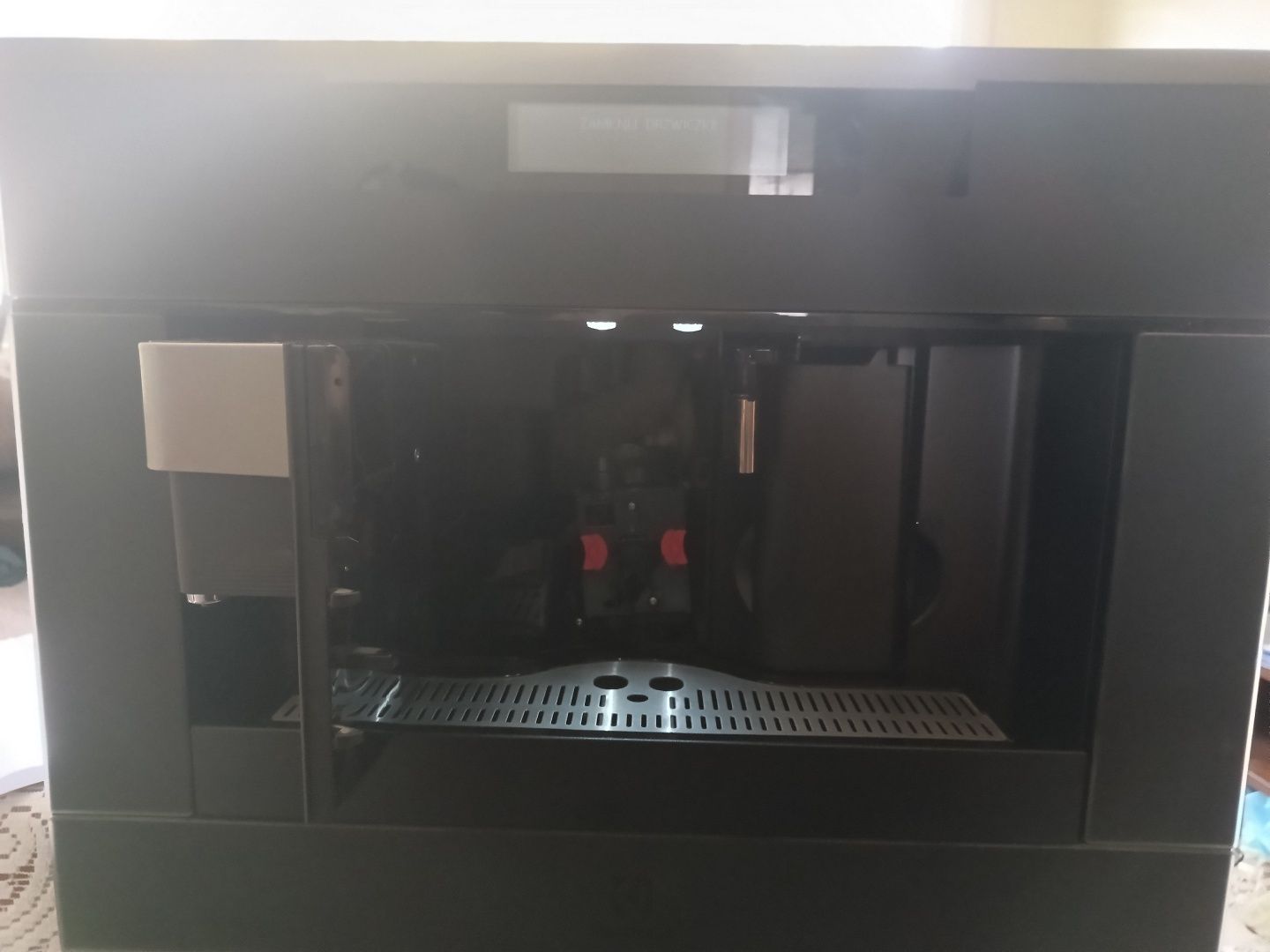 Nowy Ekspres do zabudowy Electrolux Seria 900 KBC65T