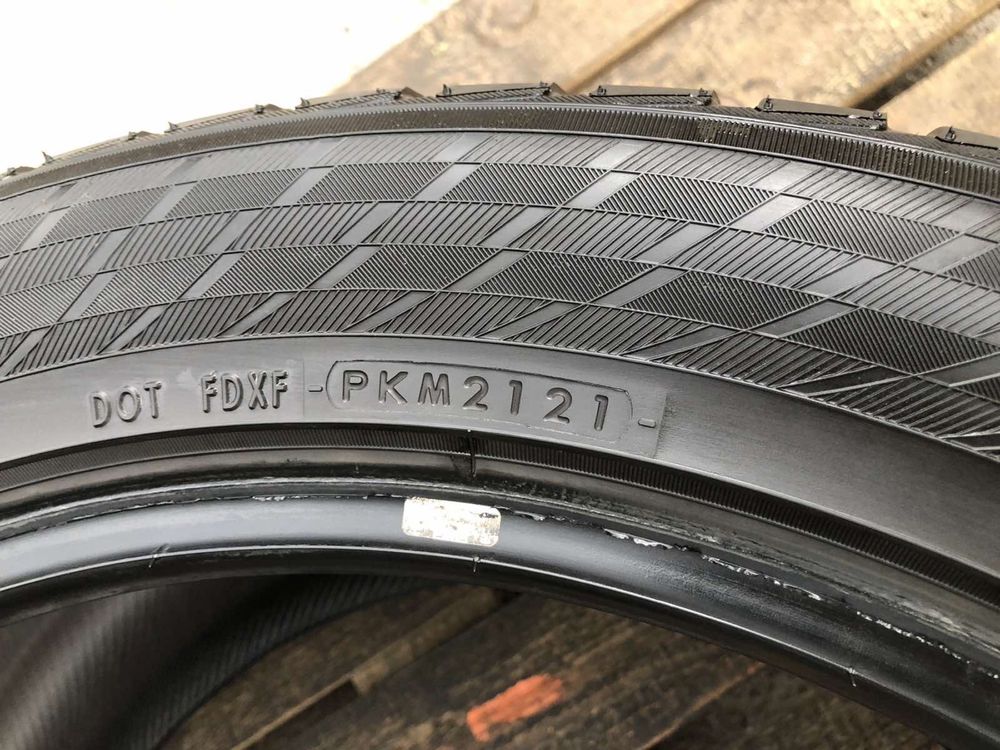 Шини Yokohama BluEarth Winter V905 315/40 R21 пара