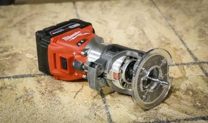 Акумуляторний безщітковий фрезер Milwaukee M18 Fuel 2723-20