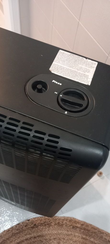 Aquecedor a gás preto