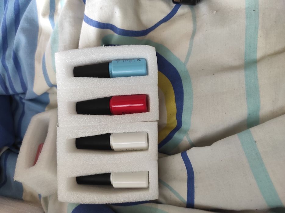 Лак для педикюра и маникюра