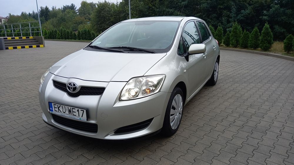 Auris  2.0 dizelek  1 rej. 2008  ŁADNA   zamiana