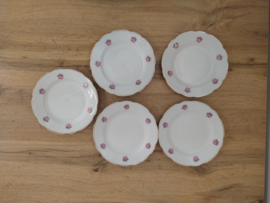 УВАГА! Тарілки різні, посуд