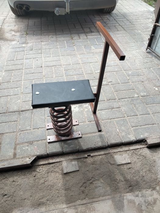 Bujaczek na sprężynie