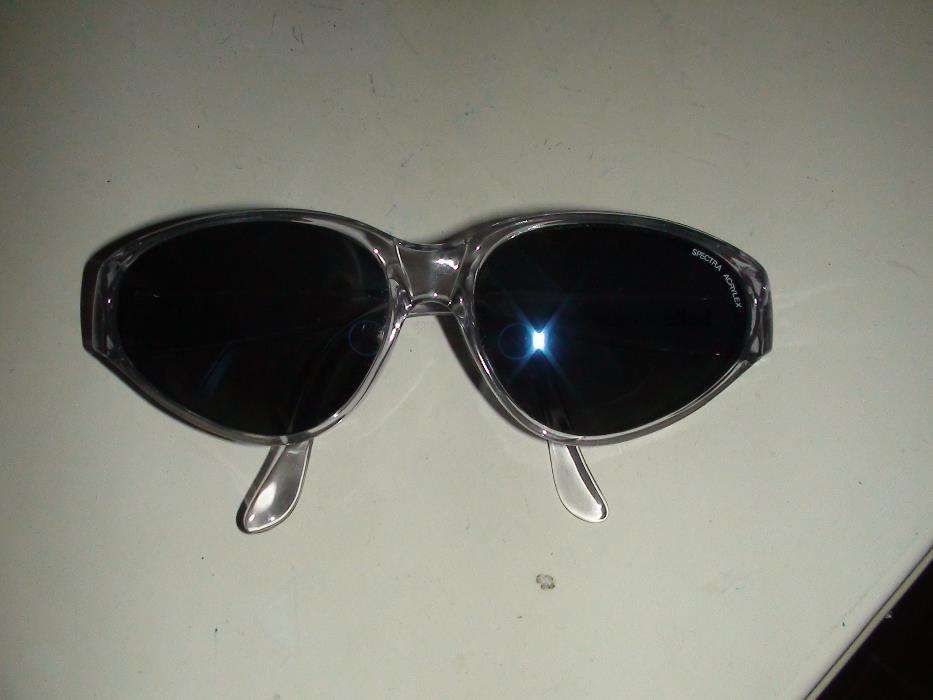 Óculos diversos de marca Ray Ban e outros