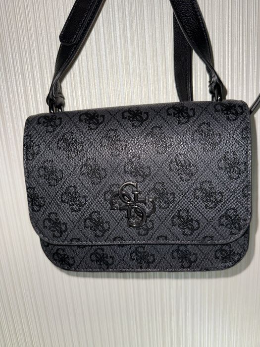 Оригінальна сумка Guess