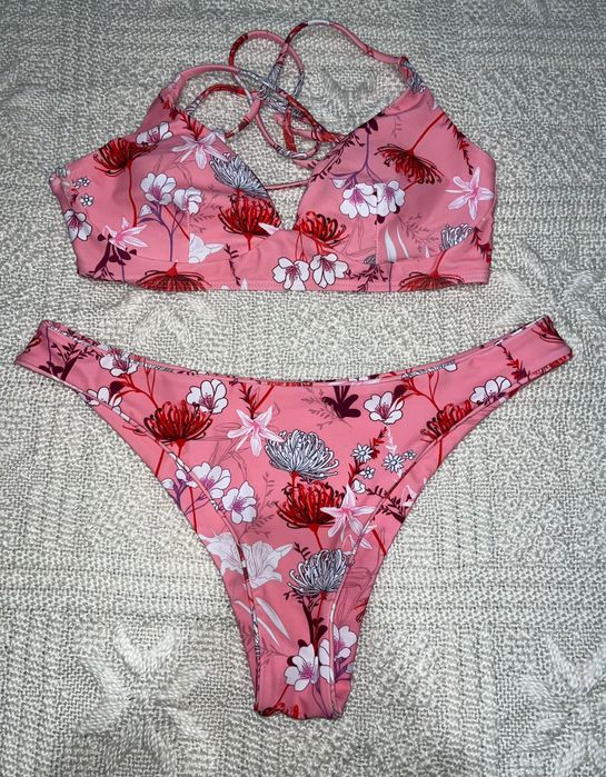 Bikini rosa floral brasileiro novo tam M ajustável em cima