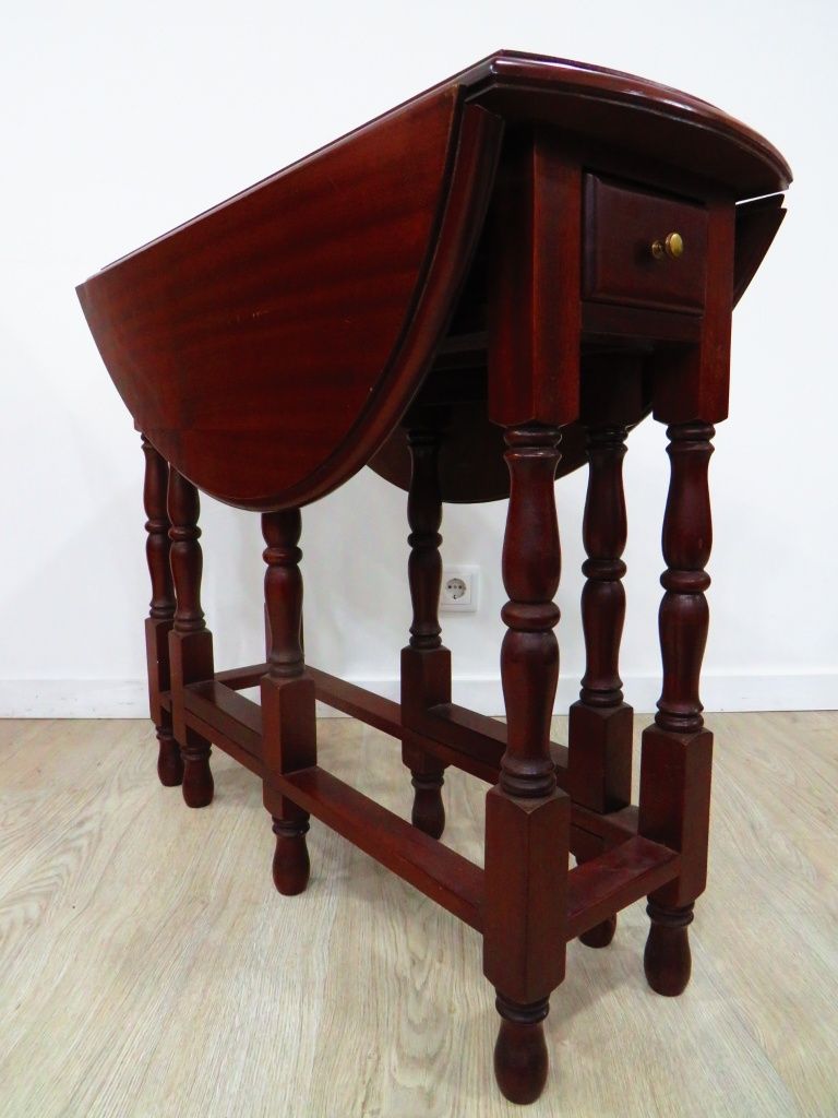 Mesa de abrir com duas abas.