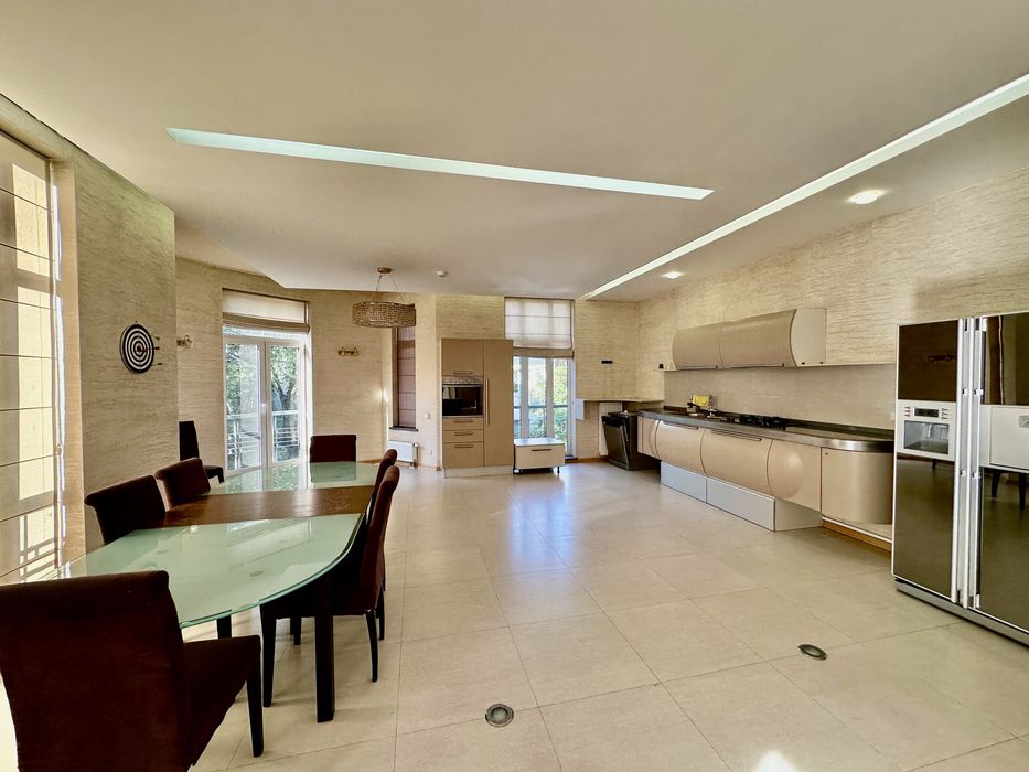 Аренда трехкомнатной квартиры . Клубный дом. Французский бульвар