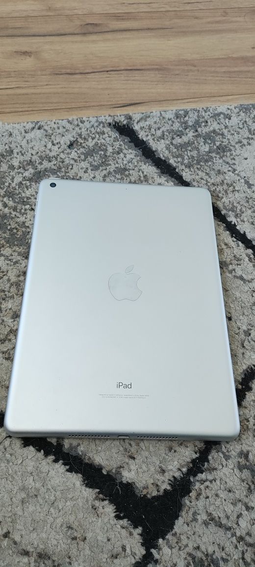 iPad 5 gen wifi 32 GB