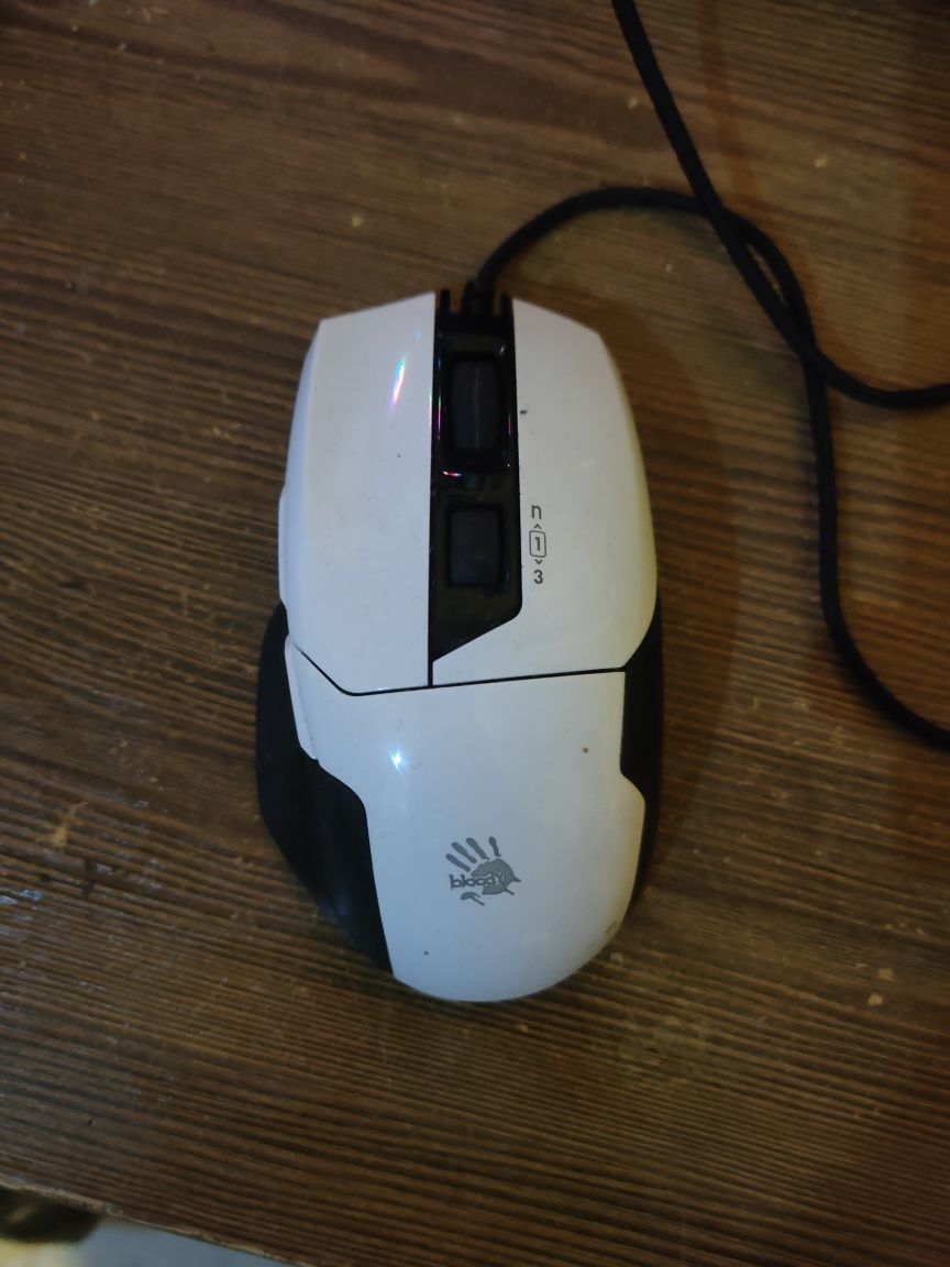 Продам мышку bloody w70max