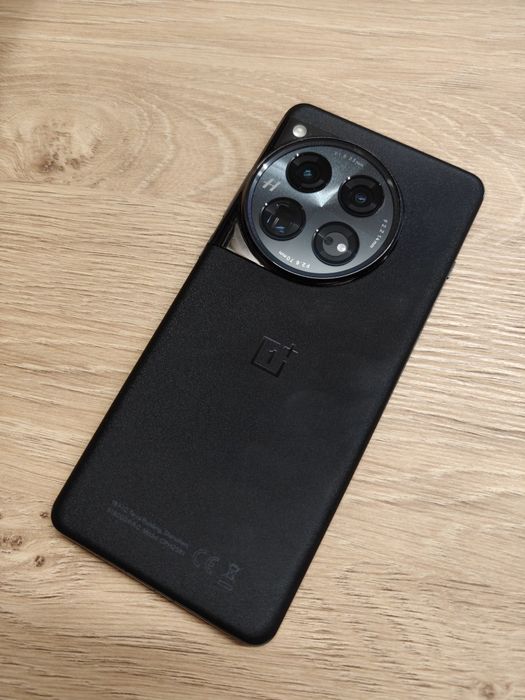 OnePlus 12 czarny 16 GB RAM dysk 512