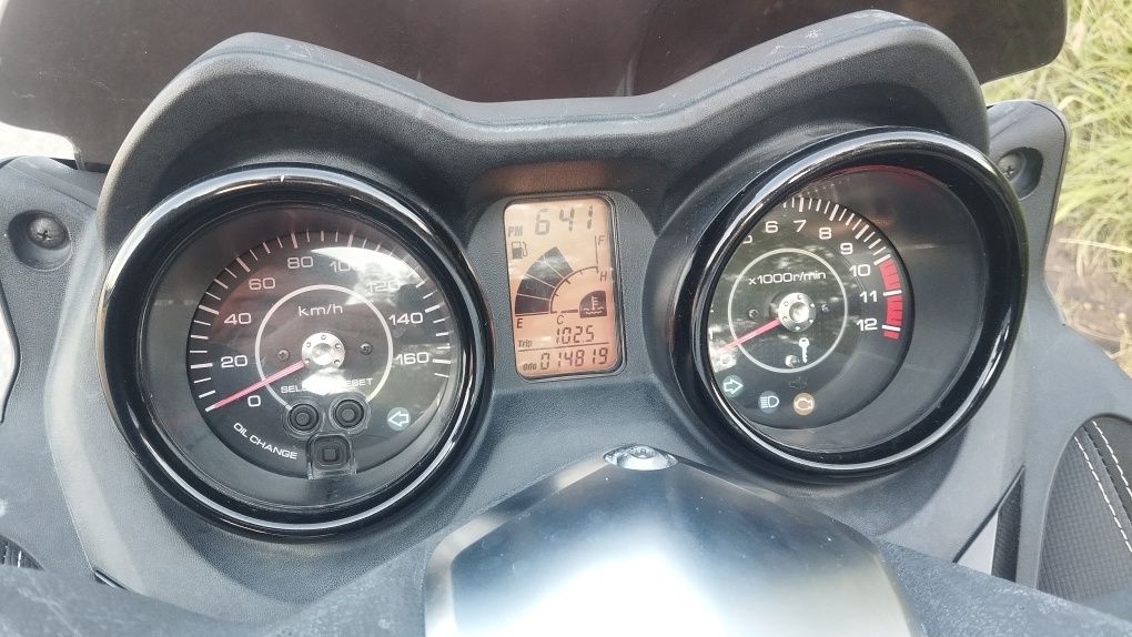 X- Max125 Prywatnie niski przebieg super stan nowe opony