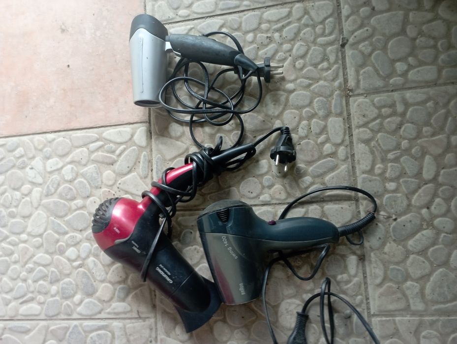 Фен для сушіння волосся