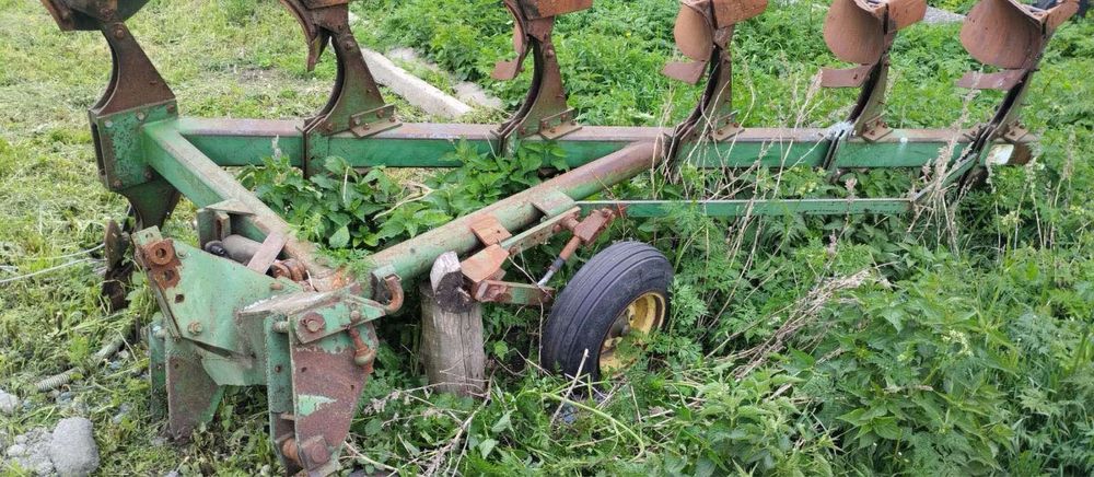 Плуг оборотний Джон Дір 4600, причепний, 6 корп. JOHN DEERE 4600, 1995