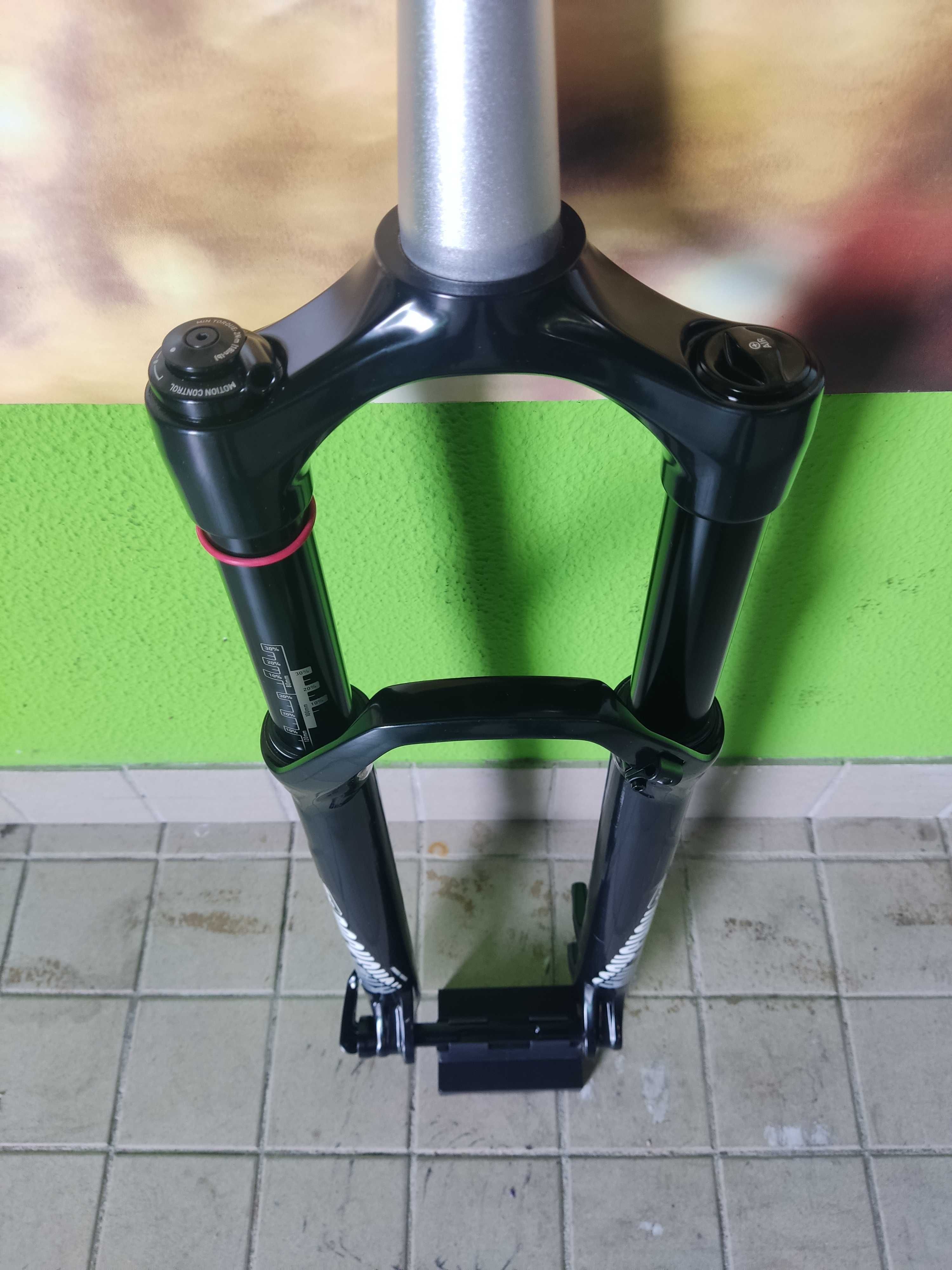 Suspensão rockshox reba 29 rl boost