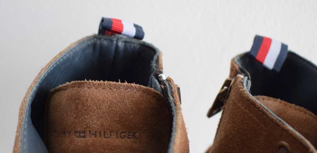 Tommy Hilfiger
Buty skórzane botki sznurowane 44