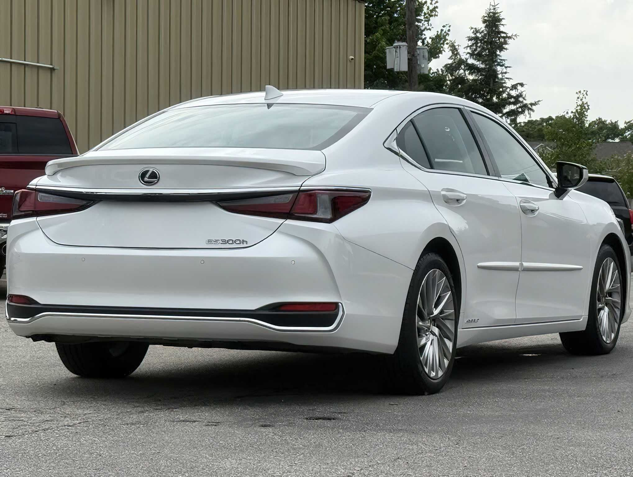 Lexus ES 300 H 2021
