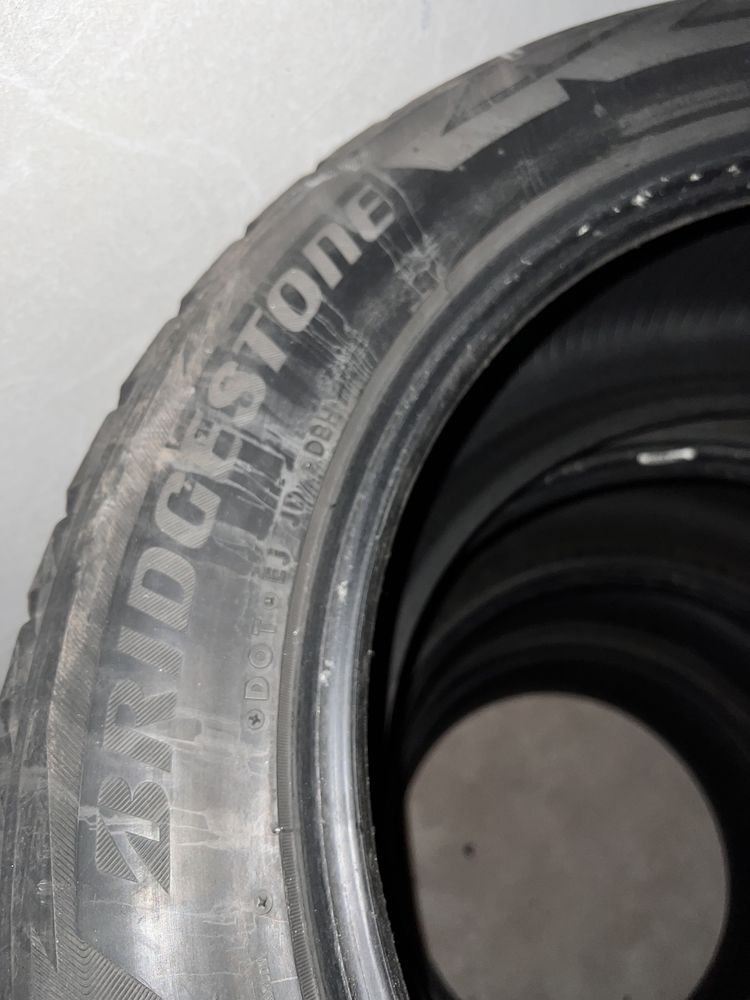 Зимова резина Bridgestone R20 285/50