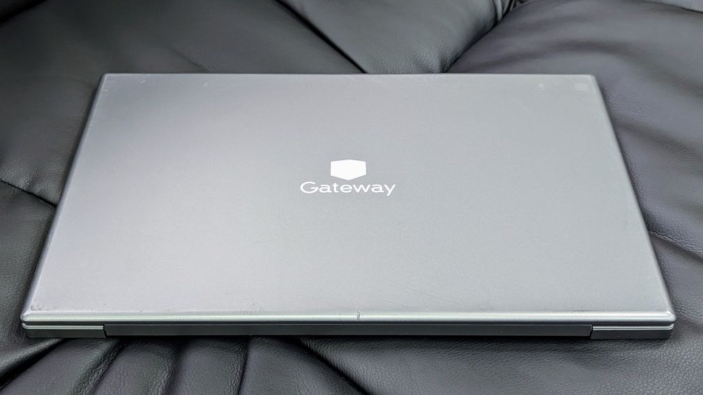 Тонкий ноутбук Gateway 15 AMD Ryzen R7 3700 8Gb DDR4 128-1Tb SSD m.2