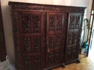 Vendo cama, 2mesinhas de cabeceira ,cómoda e guarda fatos