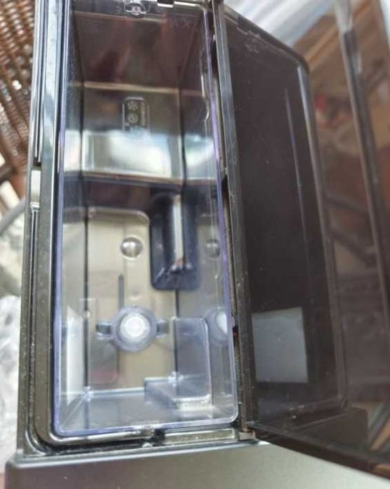 Кавомашина Saeco Incanto HD8912 б/в у робочому стані