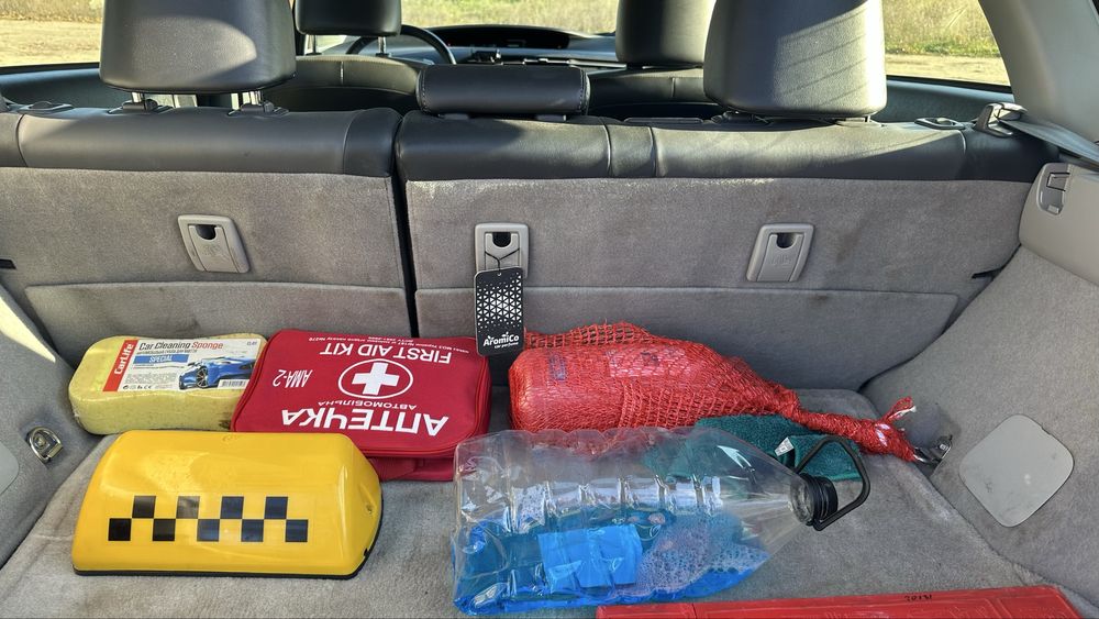 Оренда авто під ТАКСІ TOYOTA PRIUS