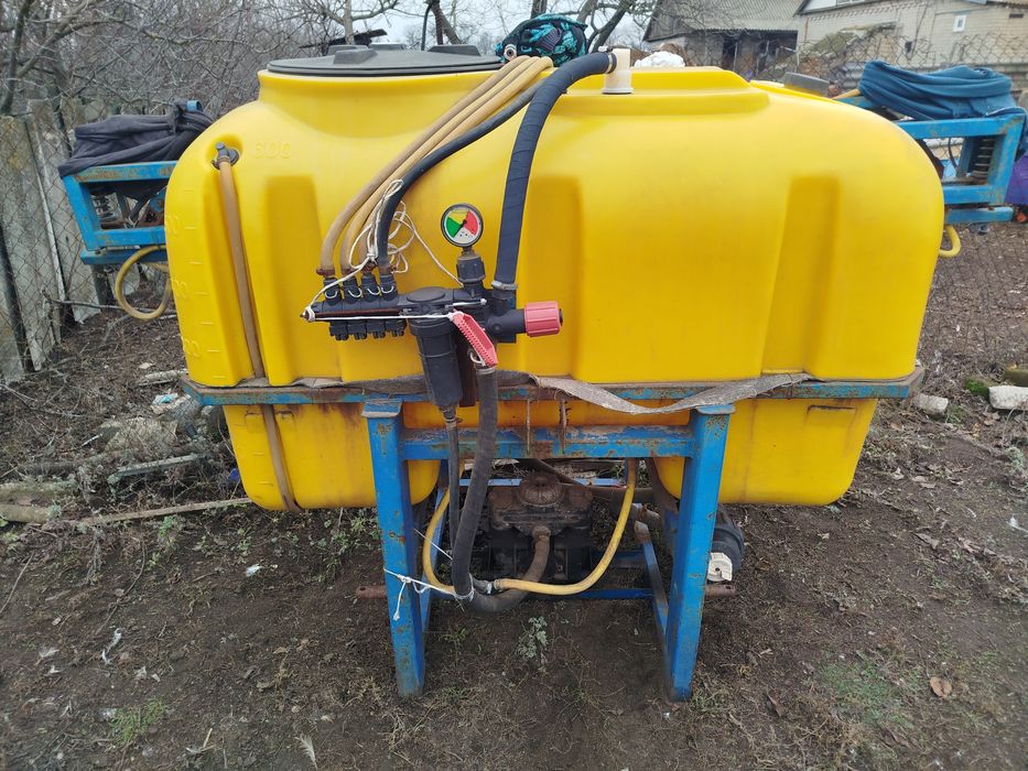 Оприскувач 600л.