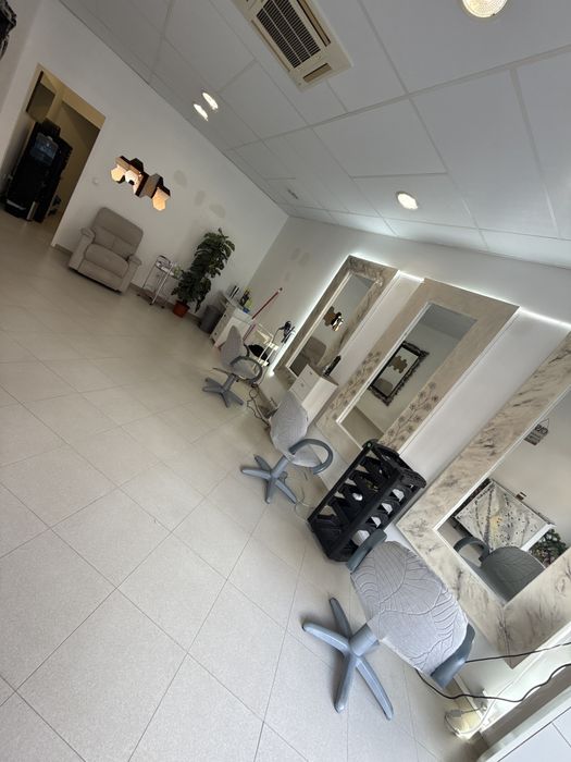 Procura-se Cabeleireira, Aluguel de Cadeira