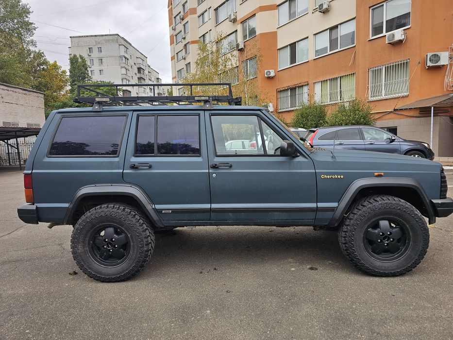 Продам Jeep Cherokee XJ