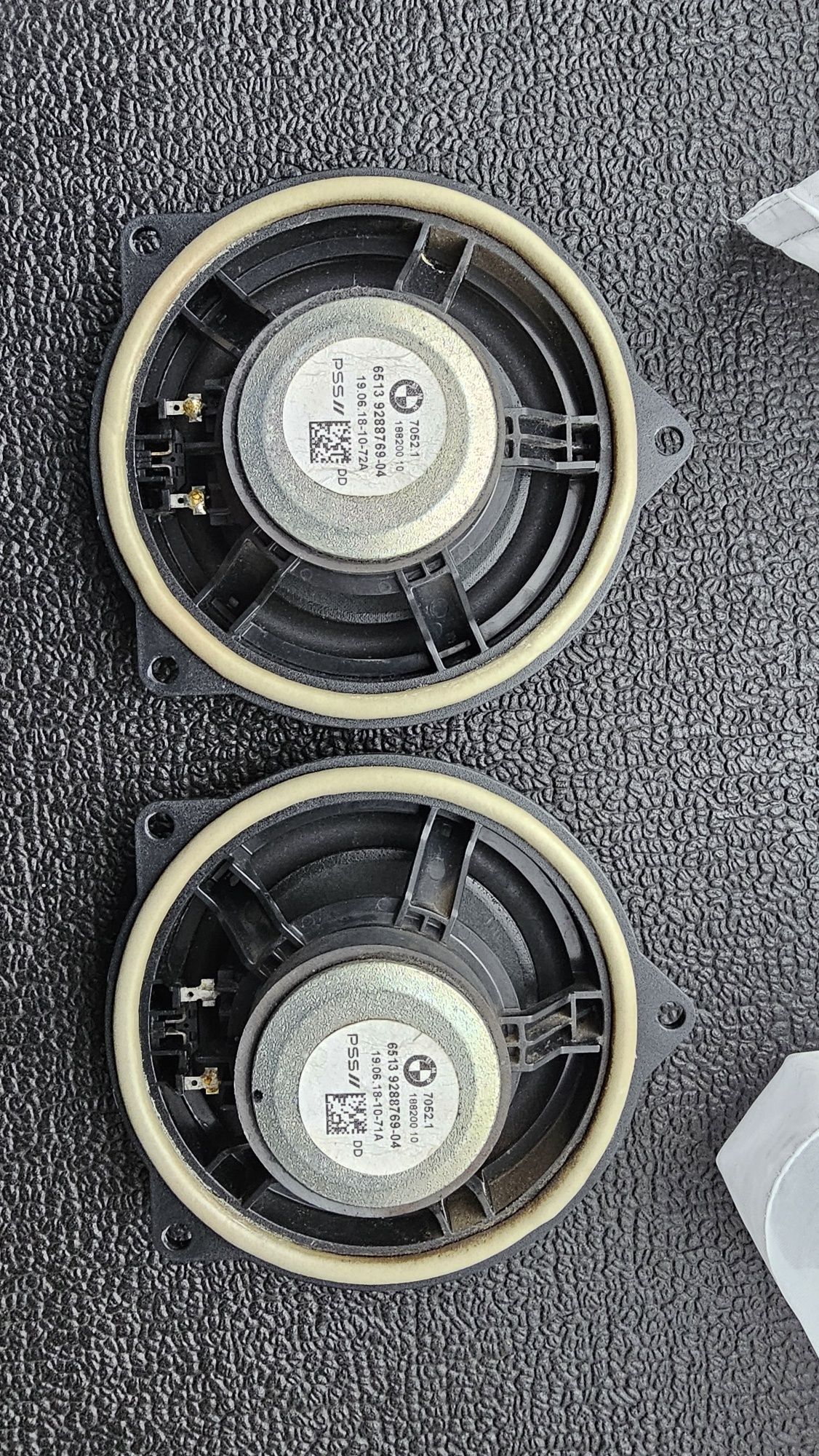 Głośnik średniotonowy stereo BMW OE  F30 F34 F20 F21